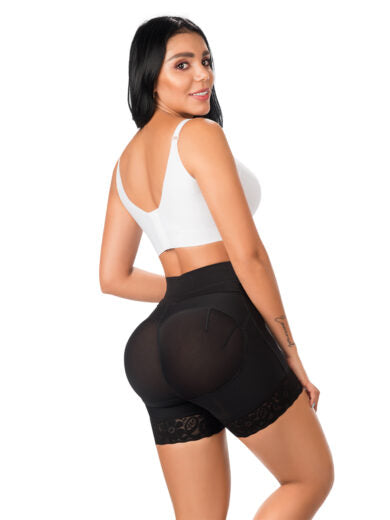 - SHORT LEVANTA COLA - COLOR NEGRO - TALLA L